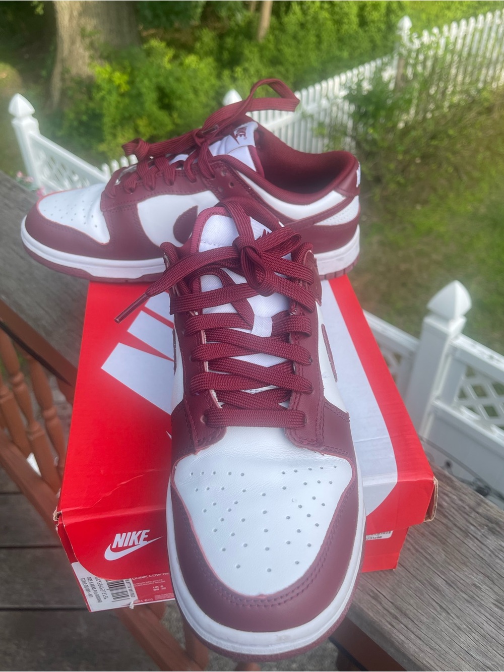 Nike Low-Top Sneakers in White and Burgundy - Picture 3 of 6